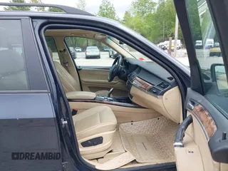2007 BMW X5 3.0si z VIN 5UXFE43567L010064, wystawiony jako IAAI lot #42288799 z przebiegiem Nie podano mil oraz . Historia ofert i sprzedaży dostępna na DreamBid. Obrazek 5.