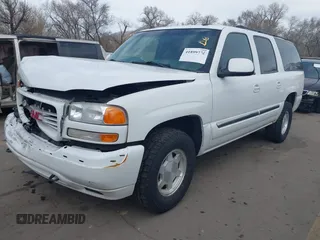 2005 GMC Yukon XL SLT with VIN 3GKFK16Z85G177502, listed as a IAAI auction lot 41899772 with 203,173 mi miles. Bid and sale history available at carsss.com. Image 2.