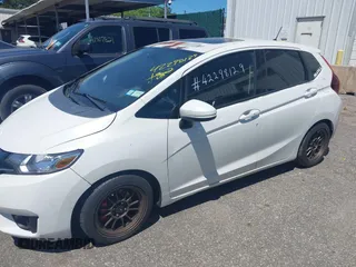 2015 Honda Fit EX z VIN 3HGGK5G84FM733886, wystawiony jako IAAI lot #42298129 z przebiegiem 84 383 mil mil oraz . Historia ofert i sprzedaży dostępna na DreamBid. Obrazek 14.