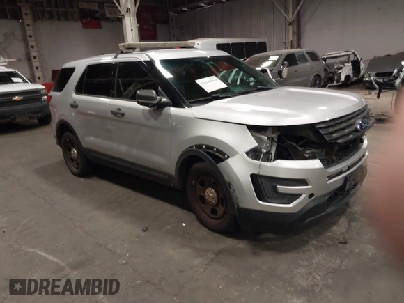 2016 Ford Police Interceptor Utility z VIN 1FM5K8AR2GGC06039, wystawiony jako IAAI lot #41640964 z przebiegiem 85 915 mil mil oraz . Historia ofert i sprzedaży dostępna na DreamBid. Obrazek 1.