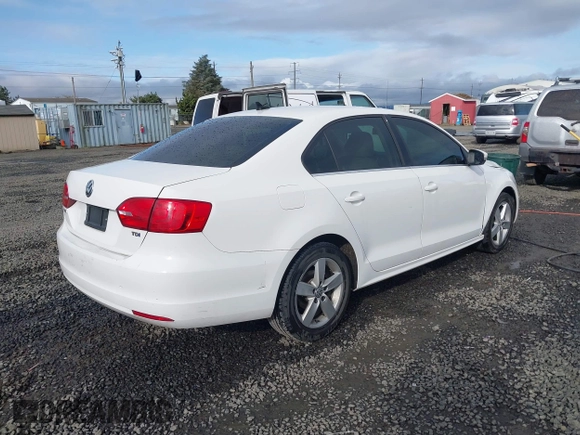2013 Volkswagen Jetta TDI w/Premium with VIN 3VWLL7AJ2DM425448, listed as a IAAI auction lot 41806552 with 125,043 mi miles and . Bid and sale history available at DreamBid. Image 4.