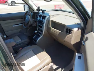 2008 Jeep Patriot Limited with VIN 1J8FT48W38D708743, listed as a IAAI auction lot 42665046 with 71,176 mi miles and . Bid and sale history available at DreamBid. Image 5.