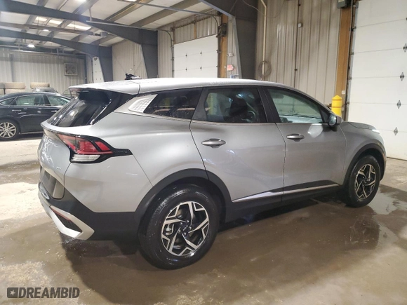2024 Kia Sportage LX with VIN KNDPUCDF8R7313627, listed as a Copart auction lot 46454305 with 15,288 mi miles and Clean Title. Bid and sale history available at carsss.com. Image 3.