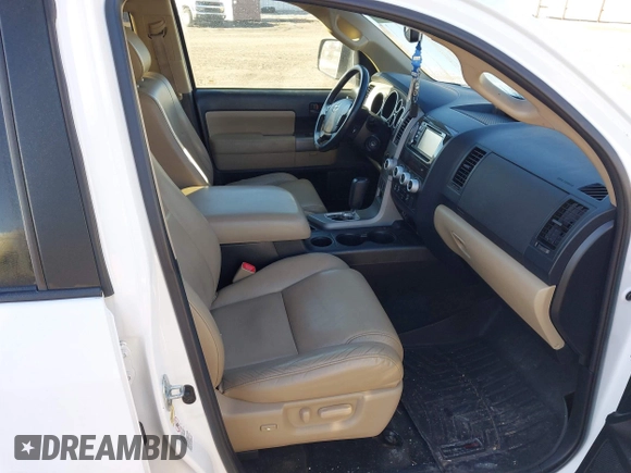 2013 Toyota Sequoia SR5 with VIN 5TDBW5G17DS086641, listed as a IAAI auction lot 41655162 with 210,828 mi miles. Bid and sale history available at carsss.com. Image 5.