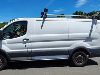 2017 Ford Transit z VIN 1FTYE1ZM4HKA28769, wystawiony jako IAAI lot #42692562 z przebiegiem 240 533 mil mil oraz . Historia ofert i sprzedaży dostępna na DreamBid. Obrazek 14.