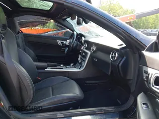 2016 Mercedes-Benz SLK 300 z VIN WDDPK3JA3GF124911, wystawiony jako IAAI lot #42101902 z przebiegiem 44 162 mil mil oraz . Historia ofert i sprzedaży dostępna na DreamBid. Obrazek 5.