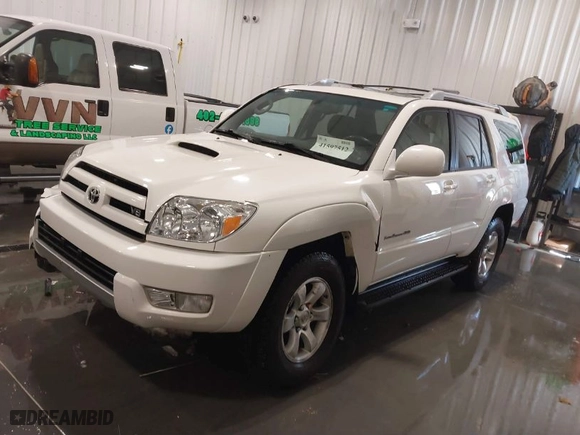 2005 Toyota 4Runner SR5 with VIN JTEBT14R450051986, listed as a IAAI auction lot 41597512 with 113,042 mi miles. Bid and sale history available at carsss.com. Image 2.