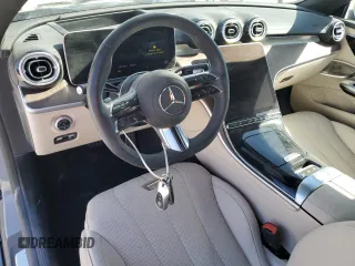 2024 Mercedes-Benz CLE z VIN W1KMK6BBXRF025775, wystawiony jako Copart lot #50005055 z przebiegiem 4 722 mil mil oraz Szkoda całkowita • Salvage title. Historia ofert i sprzedaży dostępna na DreamBid. Obrazek 8.