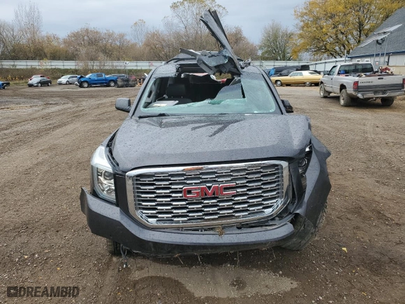 2018 GMC Yukon Denali with VIN 1GKS2CKJ2JR155578, listed as a Copart auction lot 77673544 with 0 mi miles and Clean Title. Bid and sale history available at carsss.com. Image 5.