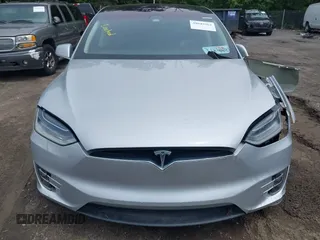 2016 Tesla Model X 70D z VIN 5YJXCAE25GF022898, wystawiony jako IAAI lot #39945988 z przebiegiem Nie podano mil oraz . Historia ofert i sprzedaży dostępna na DreamBid. Obrazek 11.