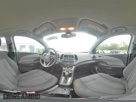 2014 Chevrolet Sonic LT z VIN 1G1JC5SH7E4160011, wystawiony jako Copart lot #57532945 z przebiegiem 136 185 mil mil oraz Szkoda całkowita • Salvage title. Historia ofert i sprzedaży dostępna na DreamBid. Obrazek 14.