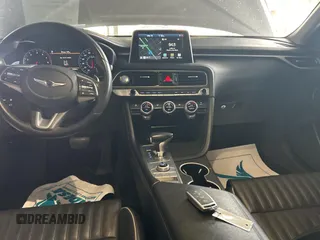 2021 Genesis G70 2.0T z VIN KMTG34LAXMU074866, wystawiony jako Copart lot #56966995 z przebiegiem 54 000 mil mil oraz Tytuł czysty. Historia ofert i sprzedaży dostępna na DreamBid. Obrazek 9.
