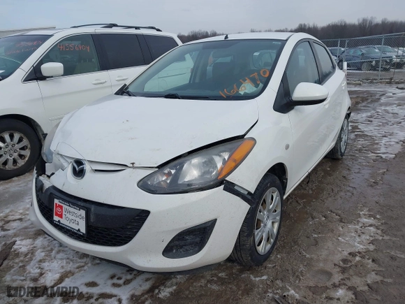 2013 Mazda Mazda2 Sport with VIN JM1DE1KY7D0166470, listed as a IAAI auction lot 41519712 with 117,845 mi miles. Bid and sale history available at carsss.com. Image 17.
