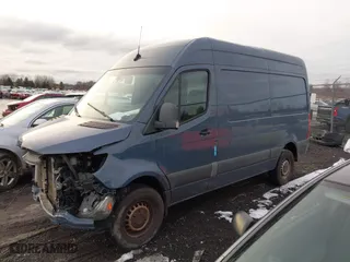 2019 Mercedes-Benz Sprinter Cargo Van with VIN WD4PF0CD9KP065019, listed as a IAAI auction lot 41070270 with 187,464 mi miles. Bid and sale history available at carsss.com. Image 18.