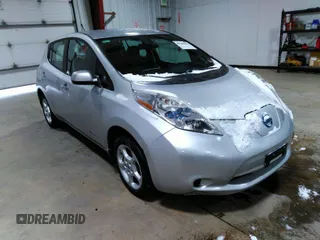 2013 Nissan LEAF SL with VIN 1N4AZ0CP5DC423640, listed as a IAAI auction lot 41582492 with 106,269 mi miles. Bid and sale history available at carsss.com. Image 1.