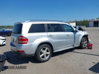2009 Mercedes-Benz GL 450 z VIN 4JGBF71E89A451934, wystawiony jako IAAI lot #42041370 z przebiegiem 259 865 mil mil oraz . Historia ofert i sprzedaży dostępna na DreamBid. Obrazek 4.