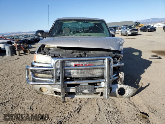 2004 GMC Sierra 2500HD SLT with VIN 1GTHK23G94F260255, listed as a Copart auction lot 72744044 with 153,740 mi miles and Clean title. Bid and sale history available at DreamBid. Image 5.