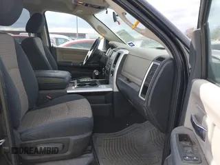 2012 Ram 1500 Big Horn z VIN 1C6RD6GT5CS282215, wystawiony jako IAAI lot #41177119 z przebiegiem 204 067 mil mil oraz . Historia ofert i sprzedaży dostępna na DreamBid. Obrazek 5.