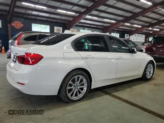 2017 BMW 3 Series 320i xDrive z VIN WBA8E5G50HNU41500, wystawiony jako Copart lot #61642765 z przebiegiem 156 574 mil mil oraz Czysty tytuł • Clean title. Historia ofert i sprzedaży dostępna na DreamBid. Obrazek 3.