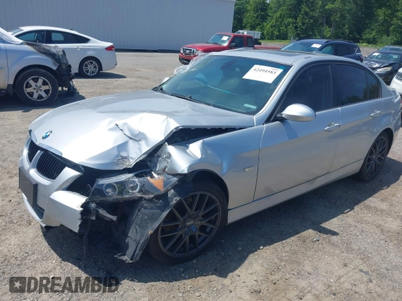 2008 BMW 3 Series 328xi with VIN WBAVC73518KX92542, listed as a IAAI auction lot 42494583 with 152,138 mi miles and . Bid and sale history available at DreamBid. Image 2.