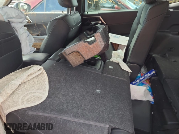 2022 Mitsubishi Outlander SE z VIN JA4J3UA84NZ085087, wystawiony jako Copart lot #88528845 z przebiegiem Nie podano mil oraz Nie do naprawy • Non repairable. Historia ofert i sprzedaży dostępna na DreamBid. Obrazek 11.