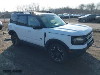 2022 Ford Bronco Sport Outer Banks with VIN 3FMCR9C6XNRD92561, listed as a IAAI auction lot 40932301 with 29,687 mi miles. Bid and sale history available at carsss.com. Image 1.