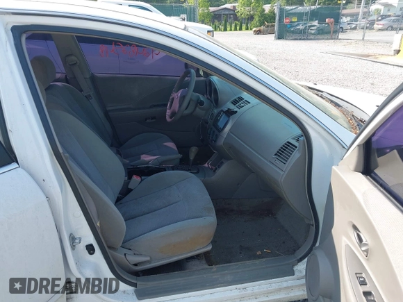 2002 Nissan Altima SL z VIN 1N4AL11DX2C279807, wystawiony jako IAAI lot #42482548 z przebiegiem 208 233 mil mil oraz . Historia ofert i sprzedaży dostępna na DreamBid. Obrazek 5.
