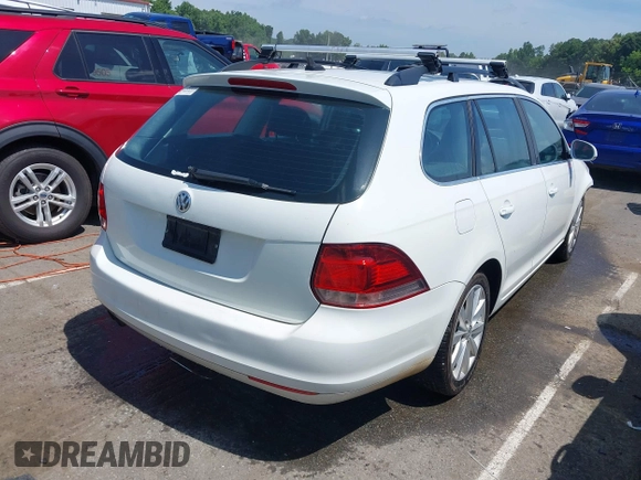 2014 Volkswagen Jetta TDI with VIN 3VWPL7AJ0EM611346, listed as a IAAI auction lot 42533049 with 131,929 mi miles and . Bid and sale history available at DreamBid. Image 4.