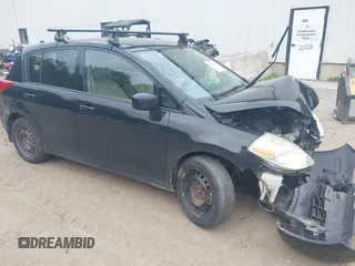 2008 Nissan Versa S с VIN 3N1BC13E18L460590, выставлен на аукционе IAAI как лот 42478943 с пробегом 155 037 миль миль и . История ставок и продаж доступна на DreamBid. Изображение 1.