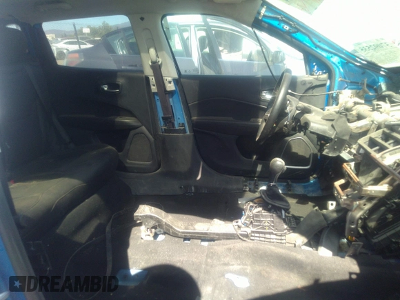 2020 Jeep Compass Latitude z VIN 3C4NJDBB7LT240954, wystawiony jako IAAI lot #37092535 z przebiegiem Nie podano mil oraz . Historia ofert i sprzedaży dostępna na DreamBid. Obrazek 5.