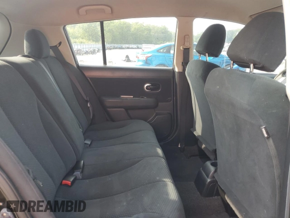 2011 Nissan Versa S z VIN 3N1BC1CP4BL509998, wystawiony jako Copart lot #58521975 z przebiegiem 118 689 mil mil oraz Szkoda całkowita • Salvage title. Historia ofert i sprzedaży dostępna na DreamBid. Obrazek 10.