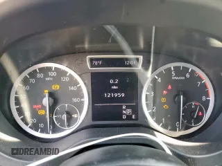 2017 Infiniti QX30 Premium z VIN SJKCH5CPXHA035207, wystawiony jako Copart lot #58467325 z przebiegiem 121 959 mil mil oraz Tytuł czysty. Historia ofert i sprzedaży dostępna na DreamBid. Obrazek 9.