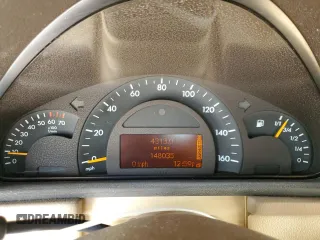 2002 Mercedes-Benz C 230/260/280/320 с VIN WDBRF61J32F155270, выставлен на аукционе Copart как лот 58742125 с пробегом 148 035 миль миль и Списание • Salvage title. История ставок и продаж доступна на DreamBid. Изображение 9.