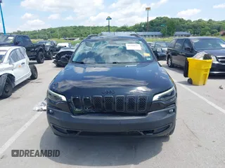 2020 Jeep Cherokee Latitude z VIN 1C4PJMCX3LD584466, wystawiony jako IAAI lot #42380627 z przebiegiem 53 062 mil mil oraz . Historia ofert i sprzedaży dostępna na DreamBid. Obrazek 12.
