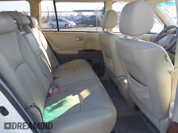 2006 Toyota Highlander Hybrid with VIN JTEEW21A960008237, listed as a IAAI auction lot 41411570 with 300,019 mi miles. Bid and sale history available at carsss.com. Image 8.
