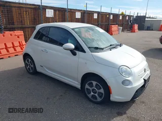 2015 FIAT 500e with VIN 3C3CFFGE9FT522920, listed as a IAAI auction lot 41725773 with 53,300 mi miles. Bid and sale history available at carsss.com. Image 1.