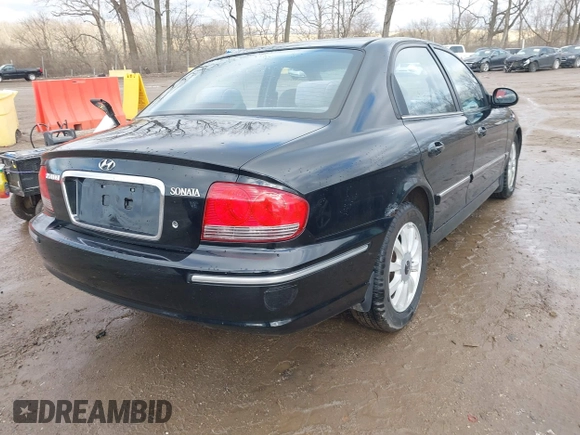 2005 Hyundai Sonata GLS with VIN KMHWF35H15A107824, listed as a IAAI auction lot 41724918 with 109,411 mi miles. Bid and sale history available at carsss.com. Image 4.