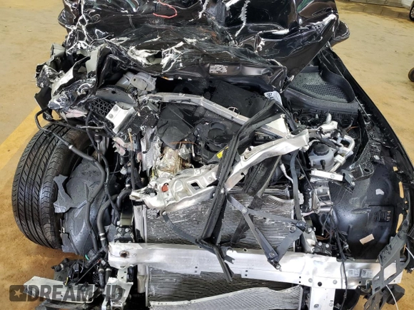 2024 Mercedes-Benz GLC 300 z VIN W1NKM4HB7RF210561, wystawiony jako Copart lot #59871445 z przebiegiem Nie podano mil oraz Szkoda całkowita • Salvage title. Historia ofert i sprzedaży dostępna na DreamBid. Obrazek 12.