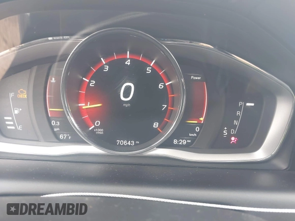 2017 Volvo XC60 Inscription with VIN YV440MDU8H2039258, listed as a IAAI auction lot 41748463 with 70,643 mi miles. Bid and sale history available at carsss.com. Image 7.