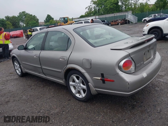 2002 Nissan Maxima GXE z VIN JN1DA31D32T437223, wystawiony jako IAAI lot #42274090 z przebiegiem 111 791 mil mil oraz . Historia ofert i sprzedaży dostępna na DreamBid. Obrazek 3.