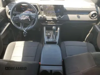 2024 Chevrolet Colorado 2WD Work Truck с VIN 1GCGSBEC0R1274054, выставлен на аукционе Copart как лот 56400025 с пробегом 23 427 миль миль и Списание • Salvage title. История ставок и продаж доступна на DreamBid. Изображение 8.