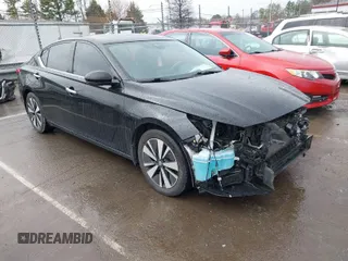 2020 Nissan Altima 2.5 SV with VIN 1N4BL4DV5LC260271, listed as a IAAI auction lot 41735942 with 93,662 mi miles. Bid and sale history available at carsss.com. Image 1.