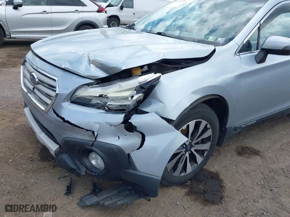 2015 Subaru Outback 2.5i Limited with VIN 4S4BSANC7F3302724, listed as a IAAI auction lot 41929739 with 156,830 mi miles. Bid and sale history available at carsss.com. Image 18.