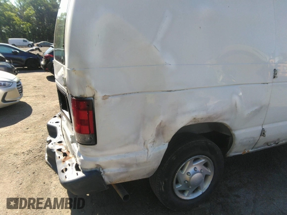 2007 Ford Econoline Cargo Commercial z VIN 1FTNE14W47DB49798, wystawiony jako IAAI lot #42301270 z przebiegiem 361 650 mil mil oraz . Historia ofert i sprzedaży dostępna na DreamBid. Obrazek 6.