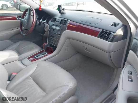 2003 Lexus ES 300 with VIN JTHBF30G130121418, listed as a IAAI auction lot 41667129 with 1 mi miles. Bid and sale history available at carsss.com. Image 5.