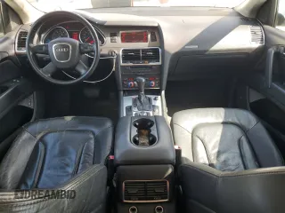 2007 Audi Q7 z VIN WA1AY74L17D034858, wystawiony jako Copart lot #56192315 z przebiegiem 175 589 mil mil oraz Czysty tytuł • Clean title. Historia ofert i sprzedaży dostępna na DreamBid. Obrazek 8.