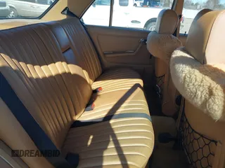 1985 Mercedes-Benz 300 with VIN WDBAB33C5FA218782, listed as a IAAI auction lot 41698746 with 285,352 mi miles and . Bid and sale history available at DreamBid. Image 8.