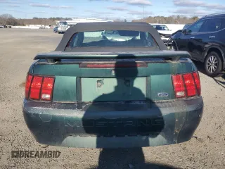 2001 Ford Mustang Deluxe with VIN 1FAFP44411F115429, listed as a Copart auction lot 81076114 with 139,582 mi miles and Non Repairable. Bid and sale history available at carsss.com. Image 6.