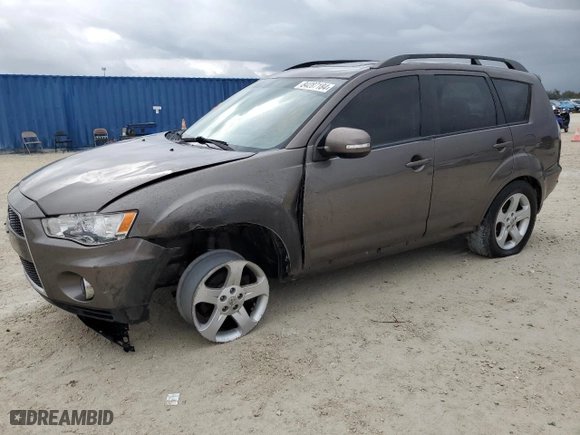 2010 Mitsubishi Outlander XLS with VIN JA4JT4AX5AZ002588, listed as a Copart auction lot 84287184 with 184,195 mi miles and Salvage Title. Bid and sale history available at carsss.com. Image 1.