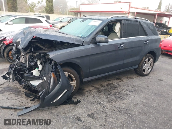 2014 Mercedes-Benz M 350 with VIN 4JGDA2EB2EA307963, listed as a IAAI auction lot 41582162 with 54,963 mi miles and . Bid and sale history available at DreamBid. Image 2.